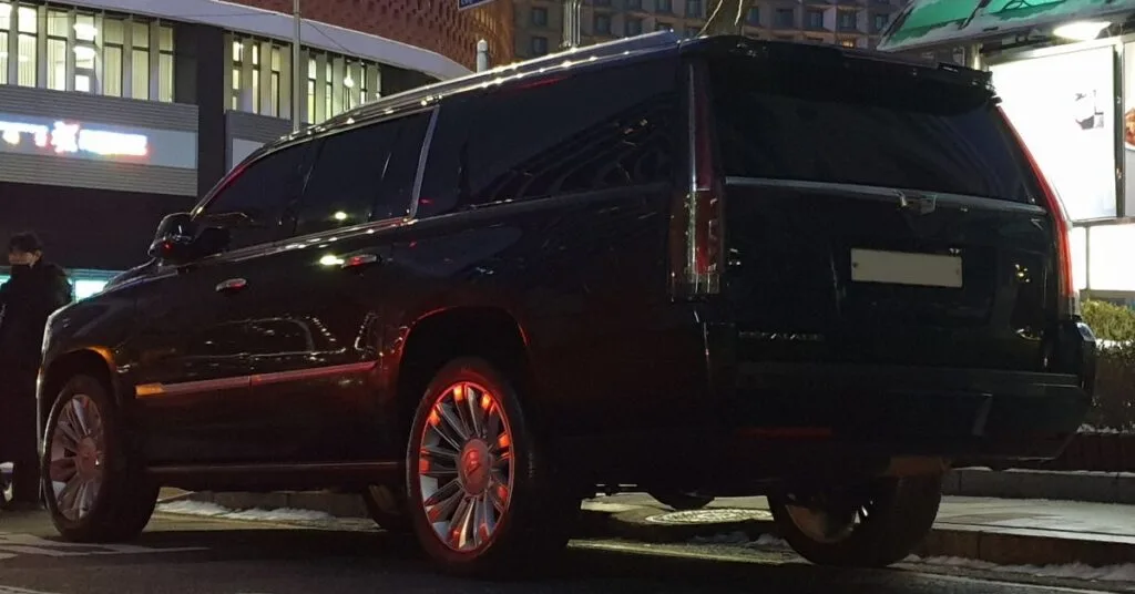 2023 Cadillac Escalade ESV black
